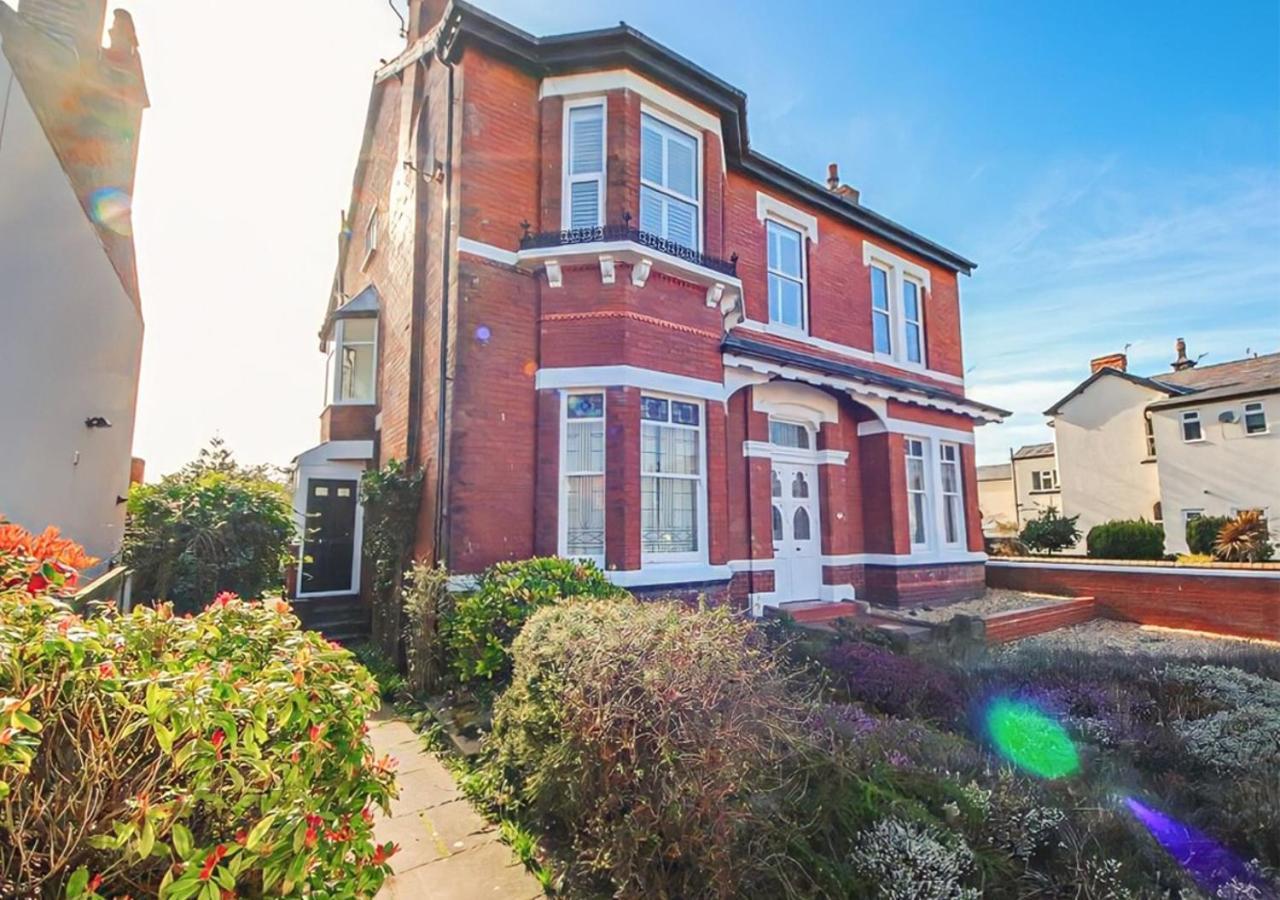 Spacious Victorian Birkdale Apartment With Garden Southport Esterno foto