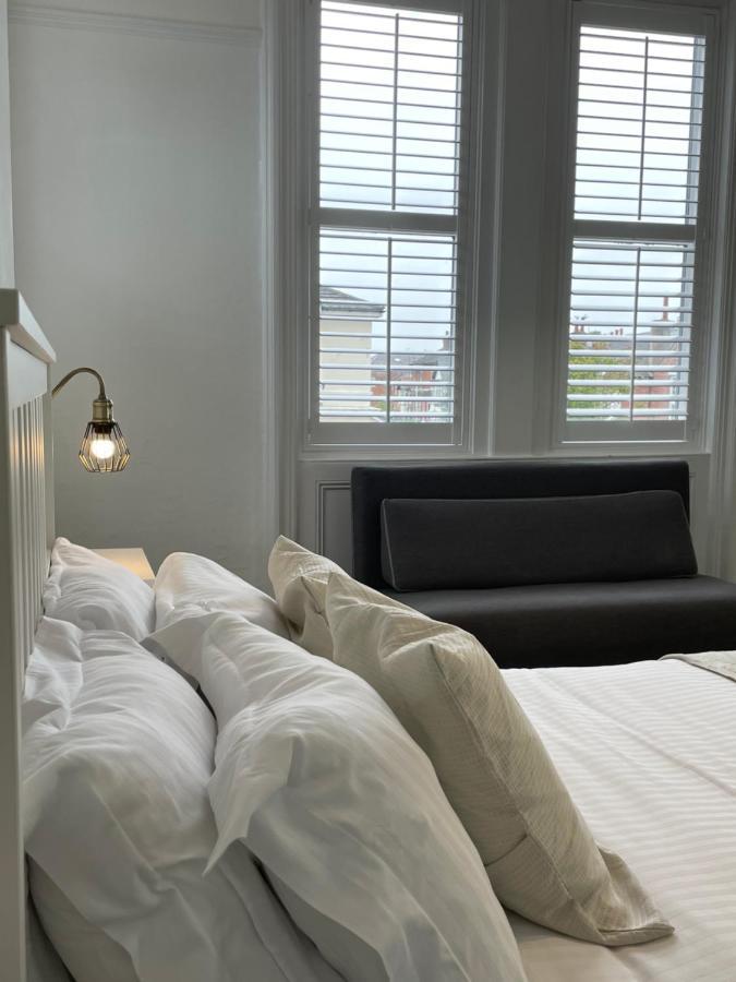Spacious Victorian Birkdale Apartment With Garden Southport Esterno foto