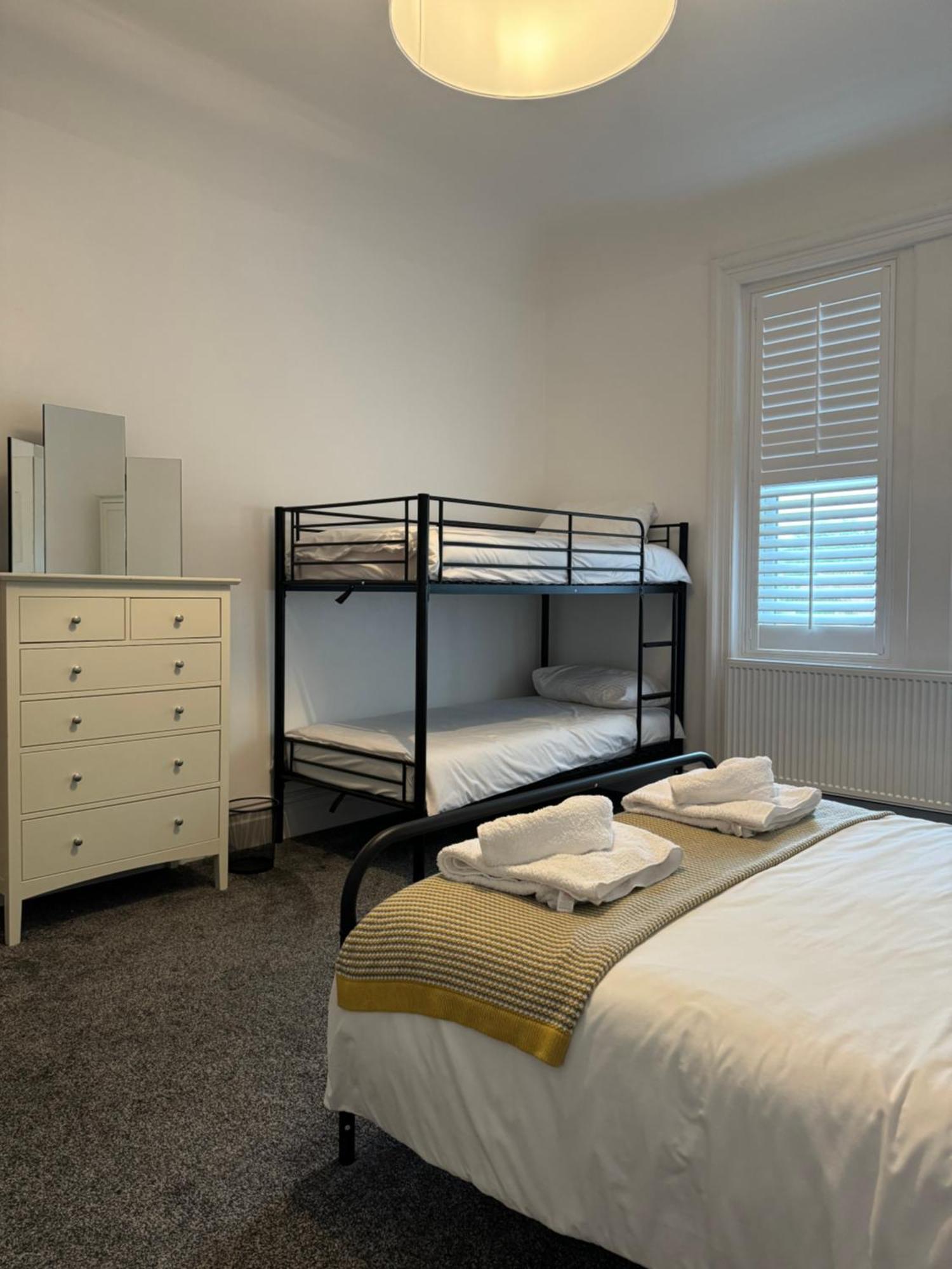 Spacious Victorian Birkdale Apartment With Garden Southport Esterno foto